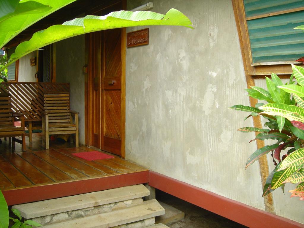 Whistling Bird Hotell Negril Exteriör bild