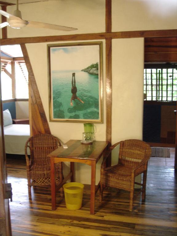 Whistling Bird Hotell Negril Exteriör bild
