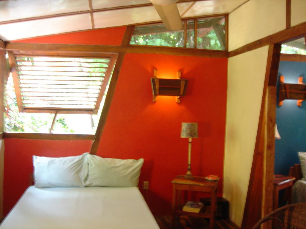 Whistling Bird Hotell Negril Exteriör bild
