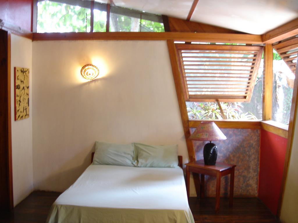 Whistling Bird Hotell Negril Exteriör bild
